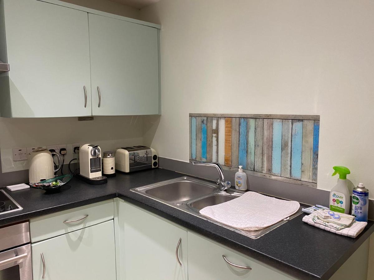 Stunning Marina Apartment Gosport Portsmouth Bagian luar foto
