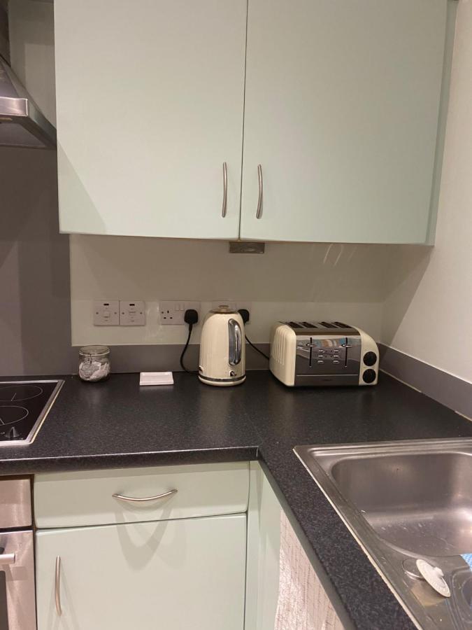 Stunning Marina Apartment Gosport Portsmouth Bagian luar foto
