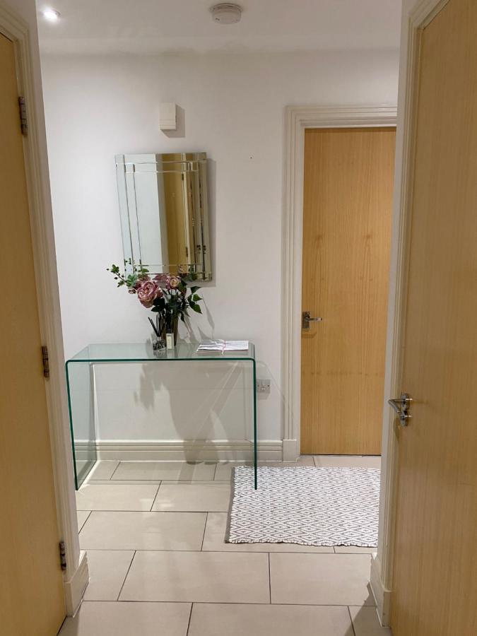 Stunning Marina Apartment Gosport Portsmouth Bagian luar foto